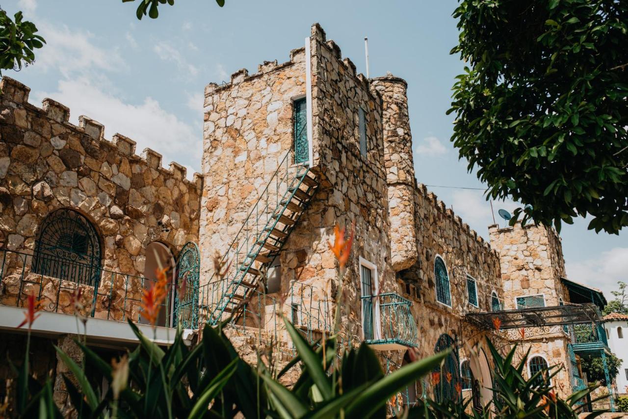 Hotel El Castillo Chinauta Exterior photo