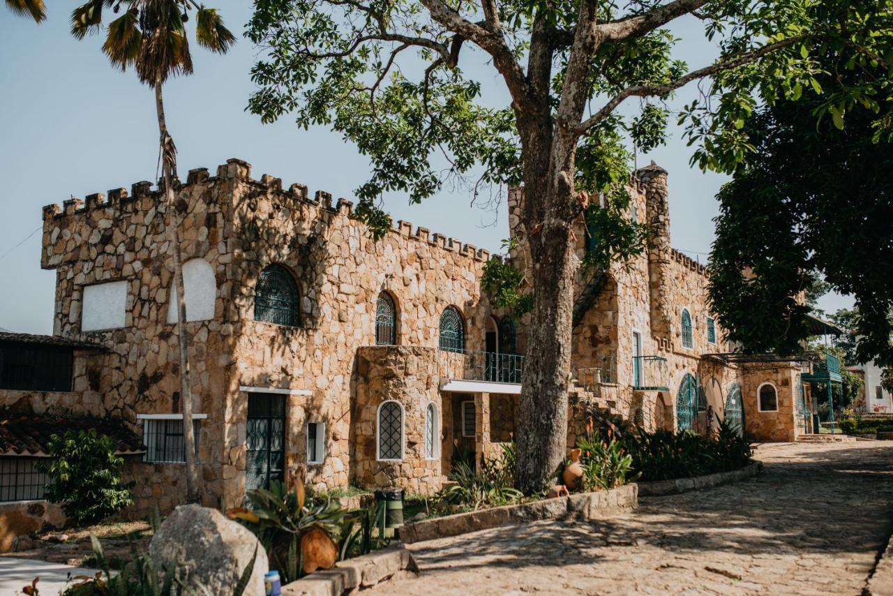 Hotel El Castillo Chinauta Exterior photo